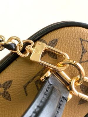 wholesale quality louis vuitton m47125 vanity chain pouch